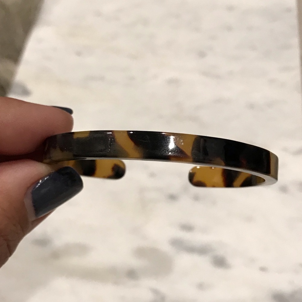Tortoise shell slim cuff resin bracelet